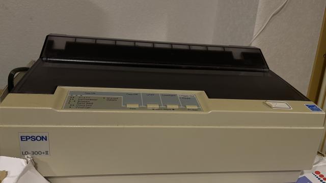Epson列表機及列表紙四箱
