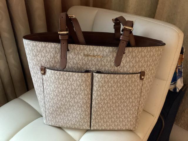 Michael kors 肩背包