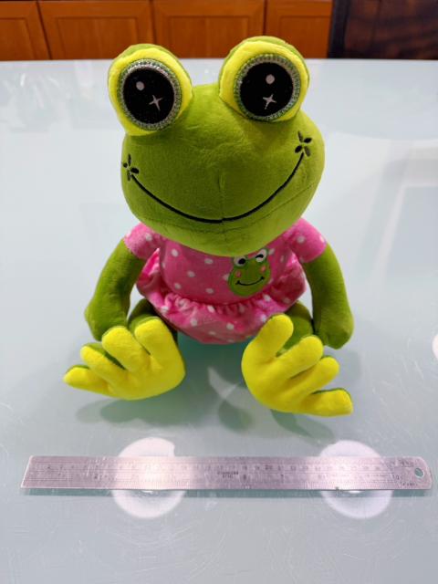 青蛙坐姿絨毛玩具